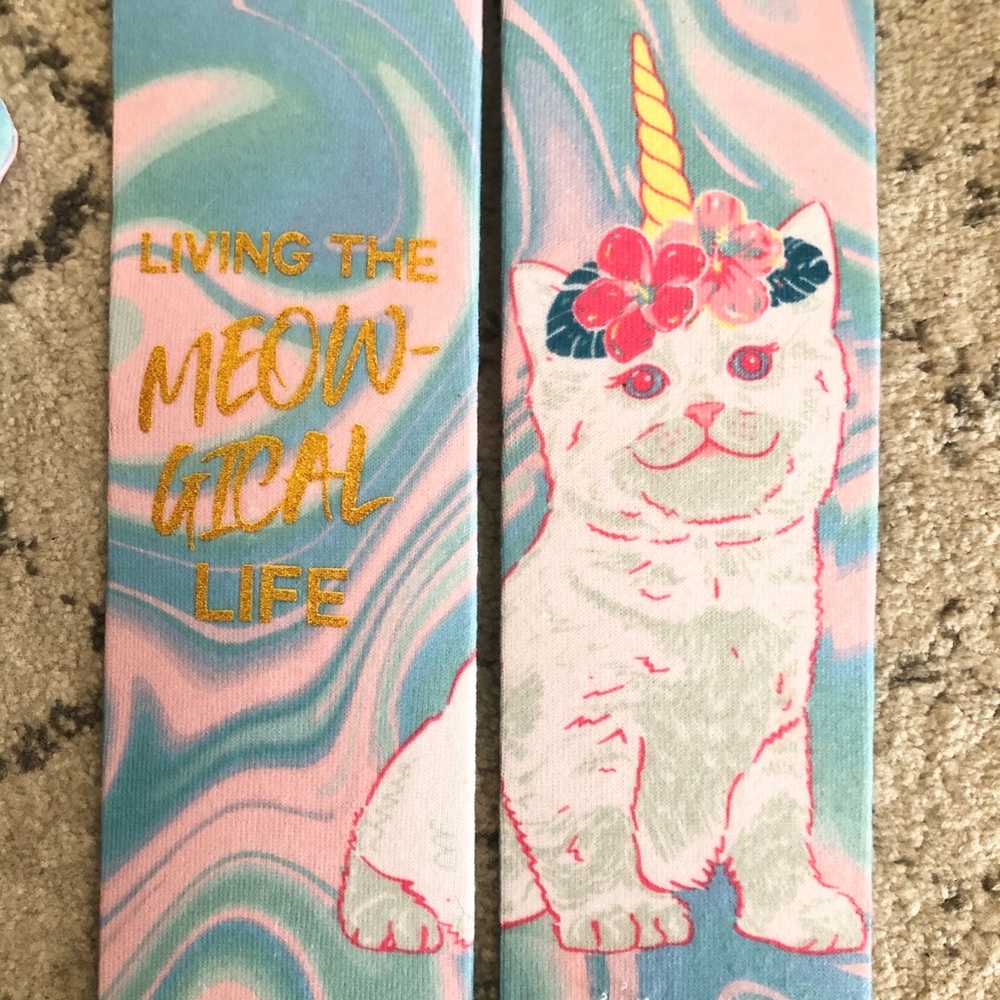 2/$10 Unicorn Cat Socks & Phone Wallet, Rainbow New - Picture 3 of 4